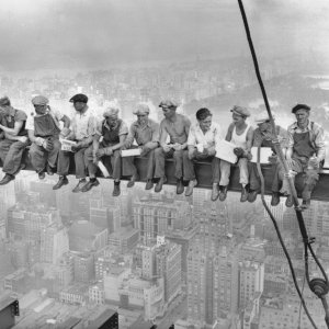 Lunch_atop_a_Skyscraper_-_Charles_Clyde_Ebbets.jpg